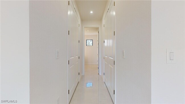 Building Photo - 2421 NW 24th St