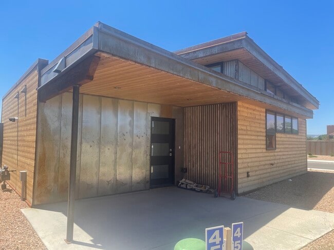 Building Photo - 486 Red River Loop