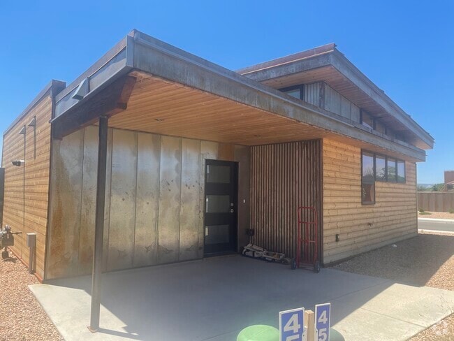 Building Photo - 486 Red River Loop