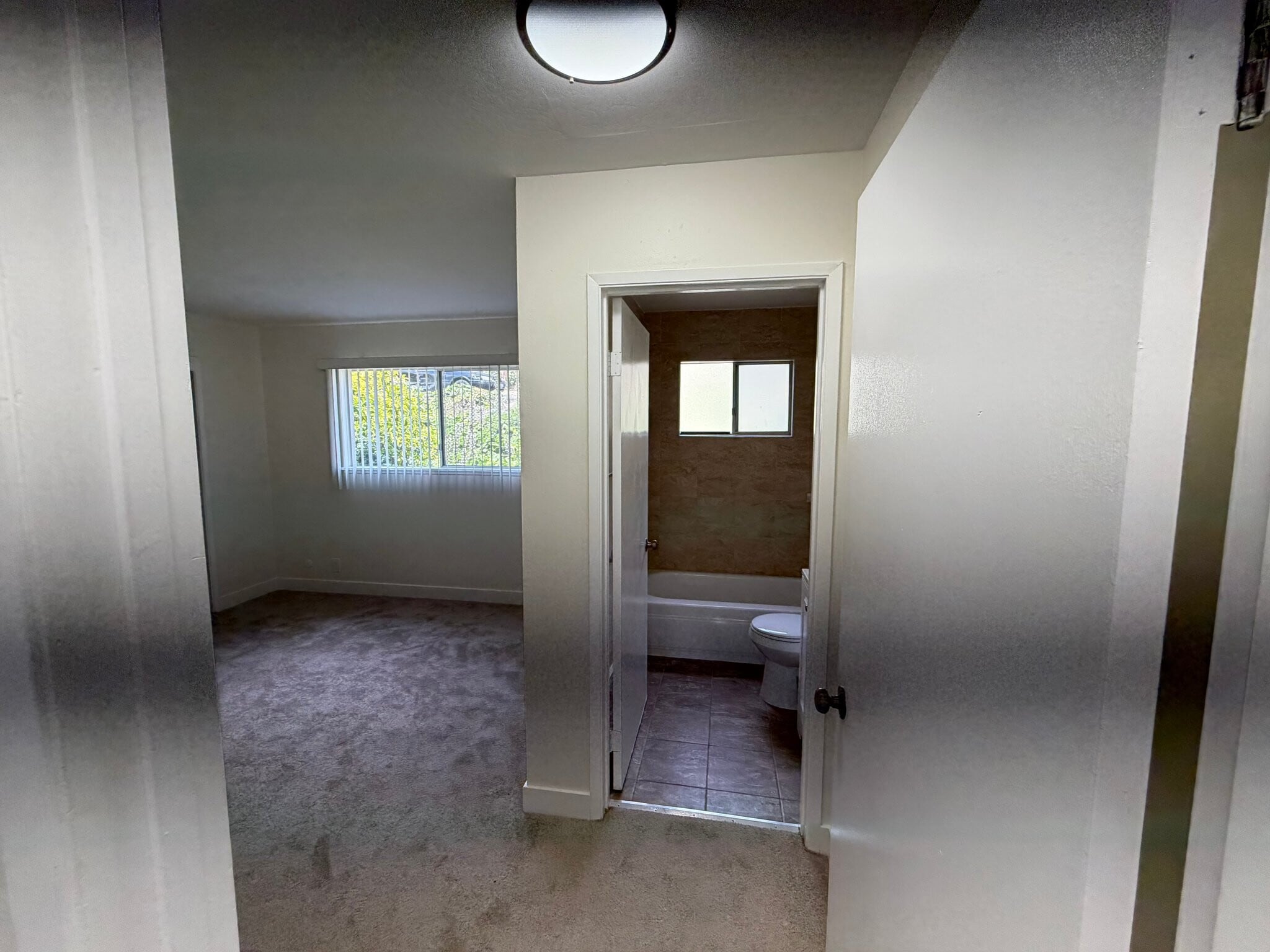Building Photo - 149 Hilborn St