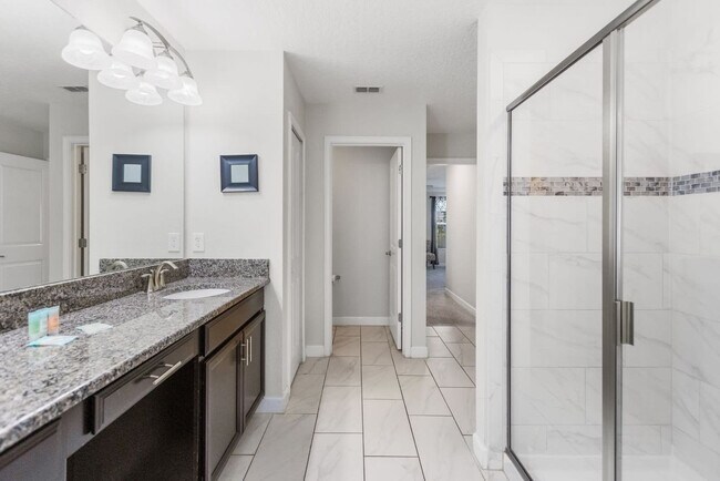 Building Photo - 4743 Kings Castle Cir