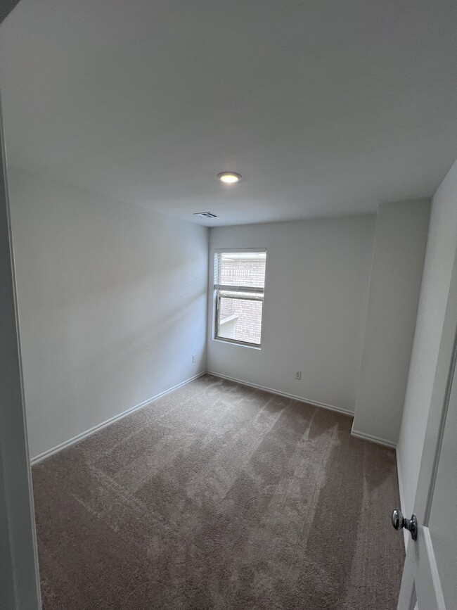 Building Photo - 2317 Wolford Ct