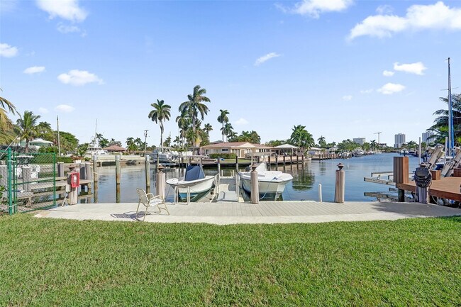 Building Photo - 2201 SE 9th St