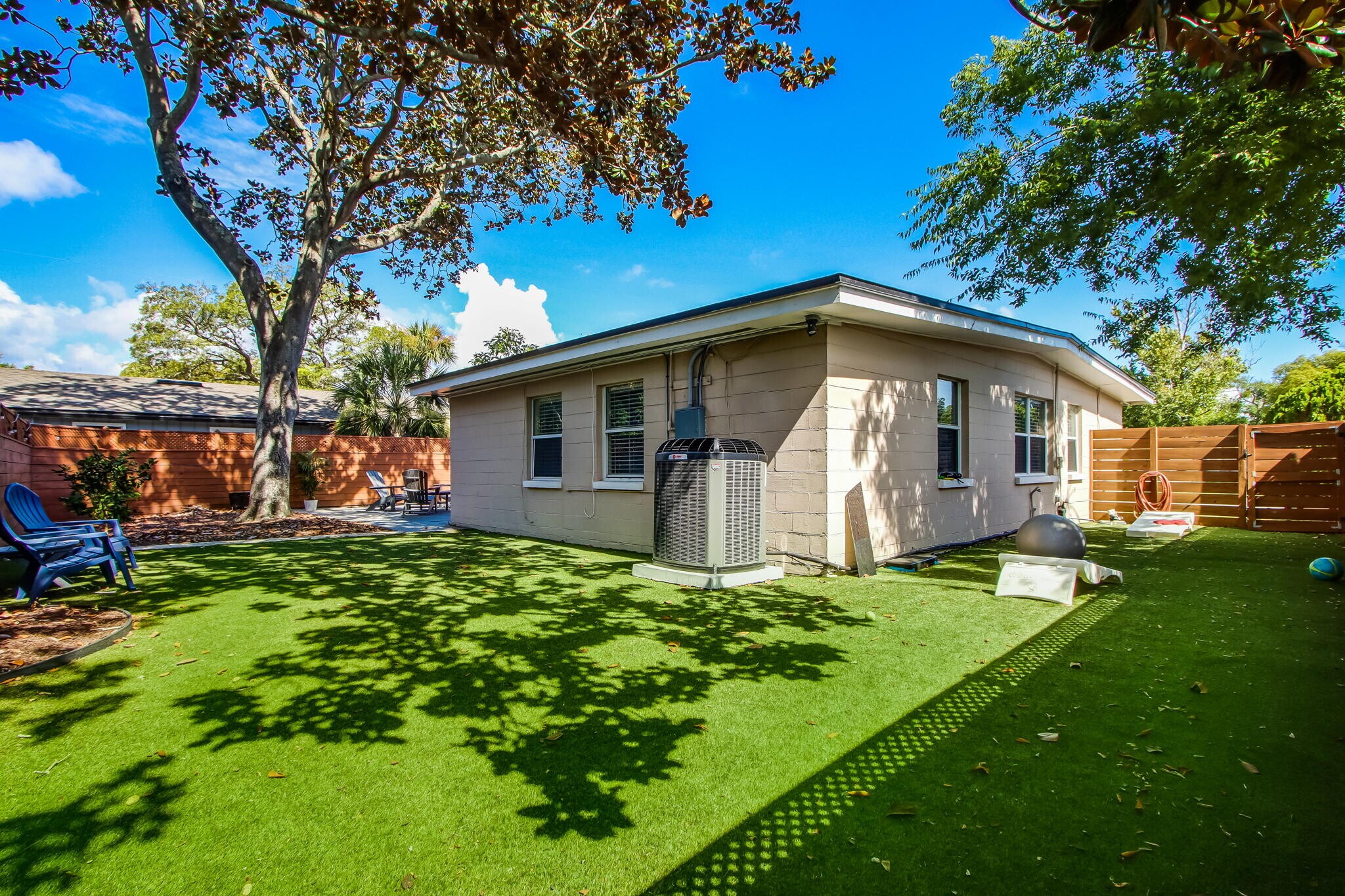 Building Photo - 826 5th Ave N