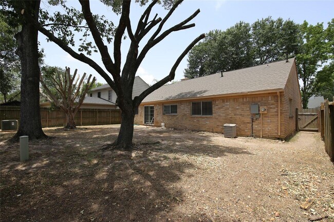 Building Photo - 18203 Brooknoll Dr