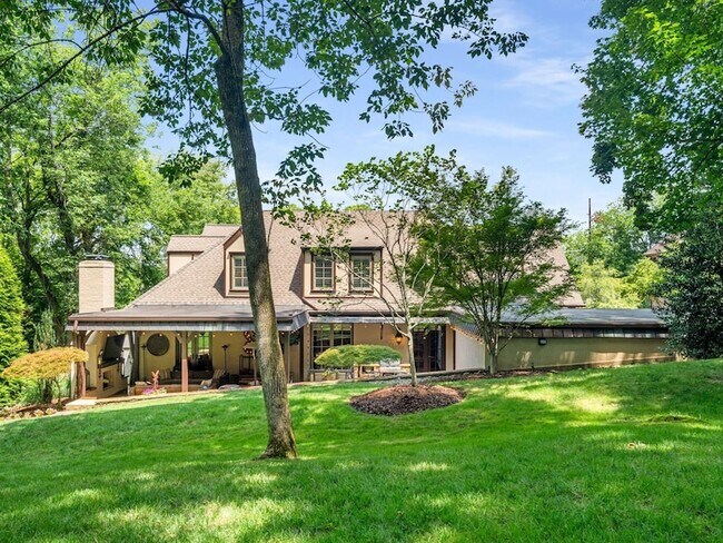 Building Photo - 3807 Harding Pl