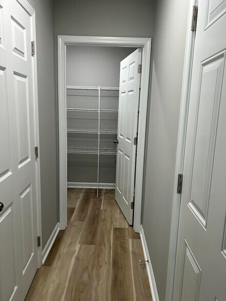 Building Photo - 402 Grand Oaks Dr