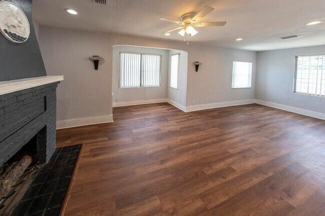 Building Photo - 4116 Virginia Terrace