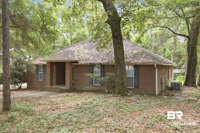 Building Photo - 905 Ryan Ave