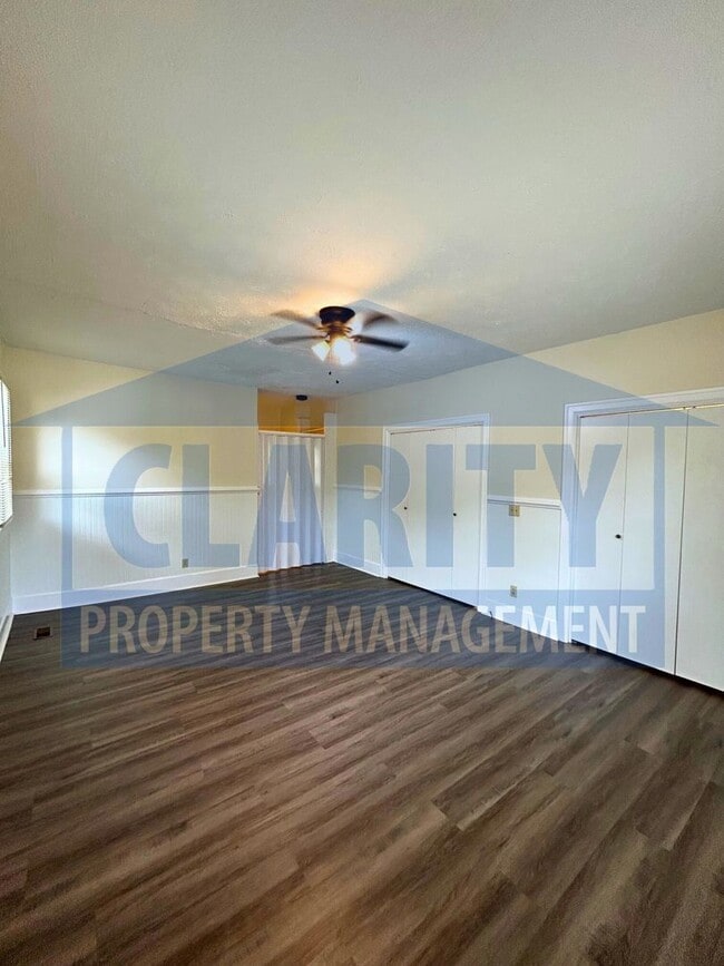 Building Photo - 2 bedroom apartment next to Lee University...