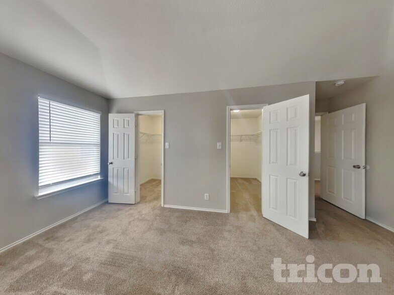 Building Photo - 7606 Bismarck Lake