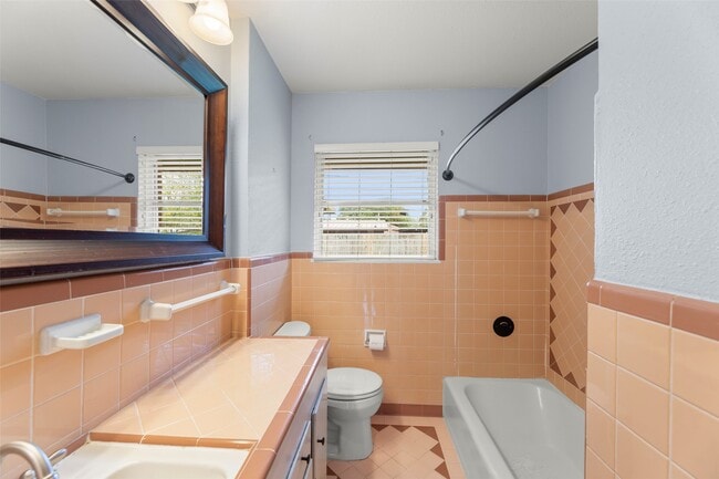 Building Photo - 6148 Indigo St