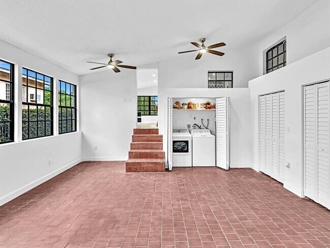 Building Photo - 8020 SW 19th St