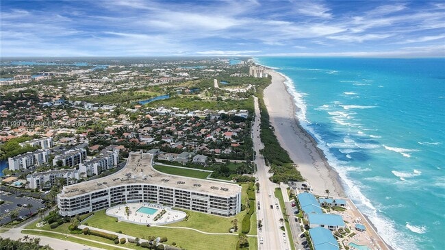 Building Photo - 1300 Jimmy Buffett Mem Hwy