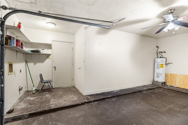 Building Photo - 9811 Mill Shadow Dr