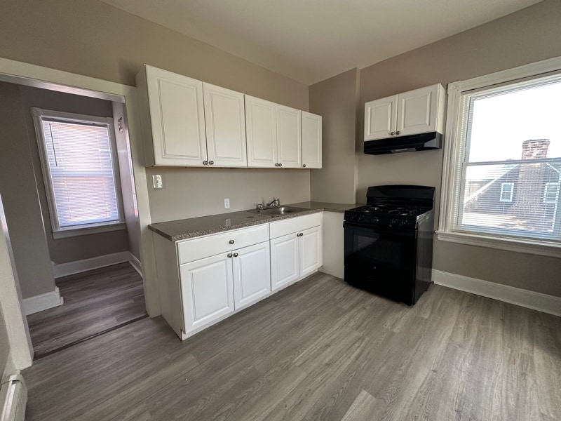 Building Photo - 252 Parkway Ave