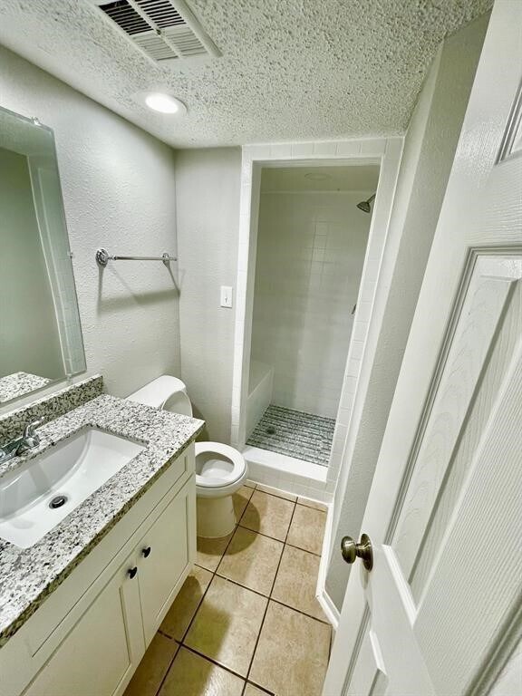 Building Photo - 7700 Creekbend Dr