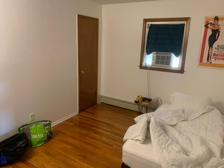 Building Photo - 841 Adams Ave