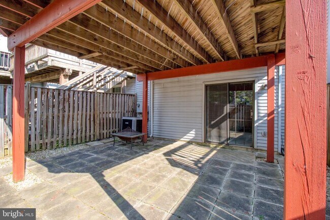 Building Photo - 3964 Rosebay Ct