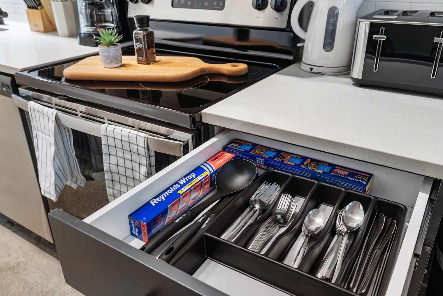 Building Photo - 205 W 4th St