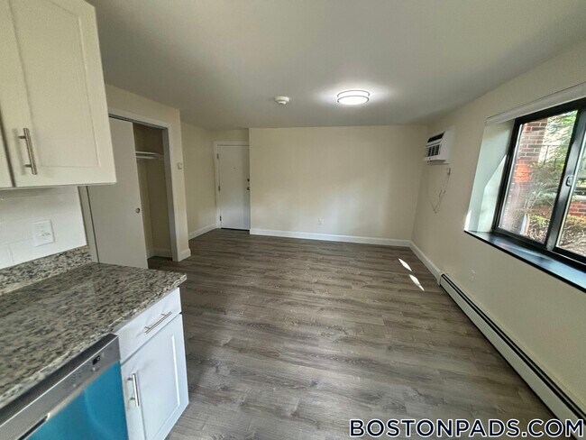 Building Photo - 15 Chester St