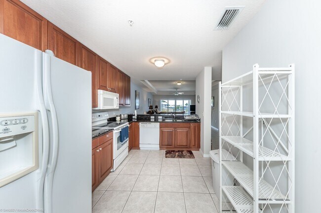 Building Photo - FURNISHED WATERFRONT CONDO IN PUNTA GORDA ISLES