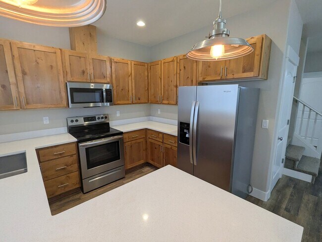 Building Photo - BIGFIR1069-1071