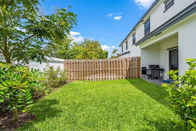 Building Photo - 4917 Oakmont Dr