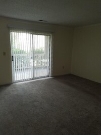 Building Photo - 2 BEDROOM 2 BATH  BOTTOM FLOOR UNIT AT MYR...