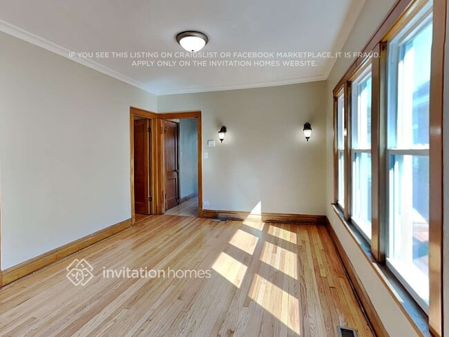 Building Photo - 2423 Wesley Ave