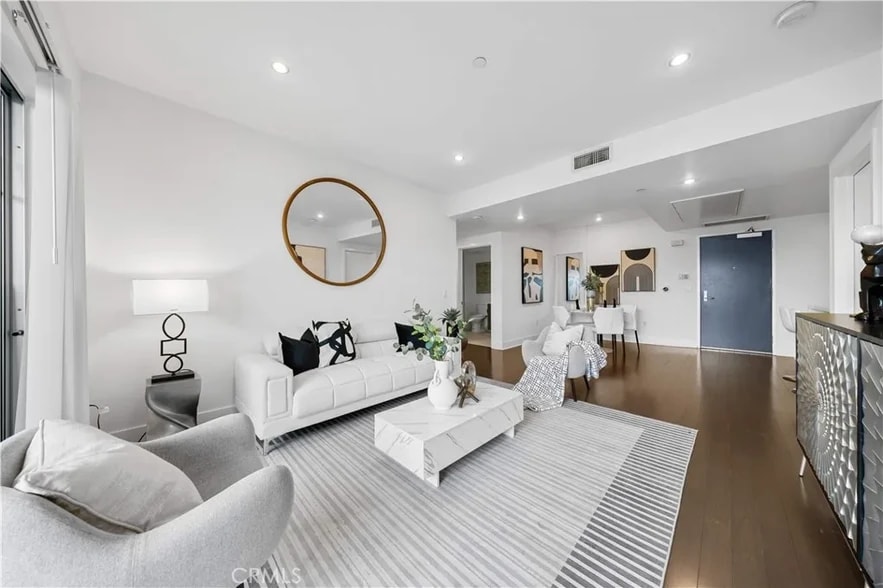 Building Photo - 1730 SAWTELLE Blvd