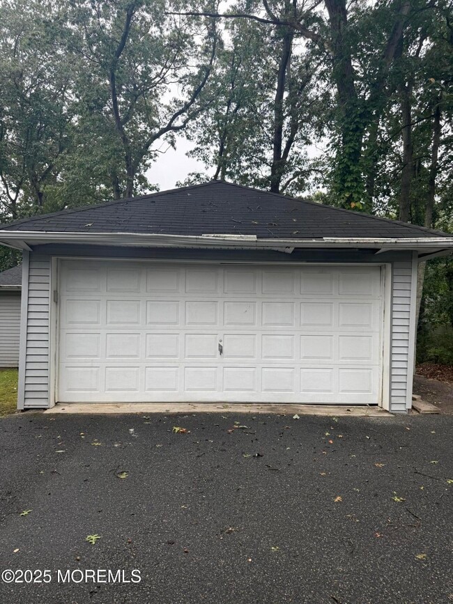 Building Photo - 1424 Shafto Rd