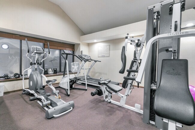 Workout room - 515 Donofrio Dr
