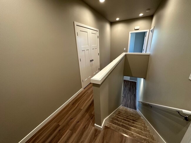 Building Photo - NEW 4 Bedroom / 4.5 Bath Townhome. A/C in every bedroom