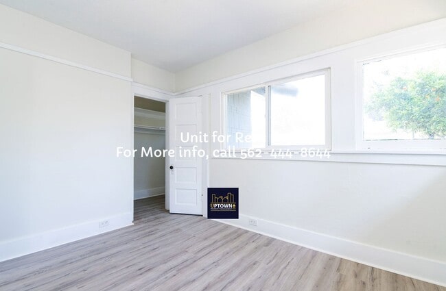 Building Photo - Duplex - 2 Bedroom/ 1 Bath - Santa Ana