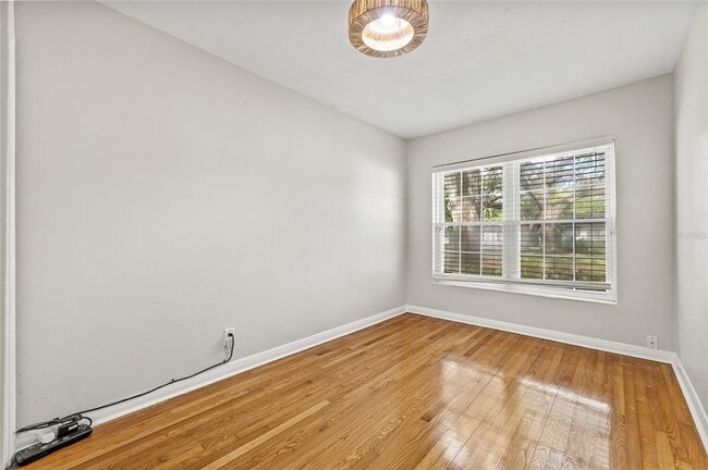 Building Photo - 1023 W Ohio Ave