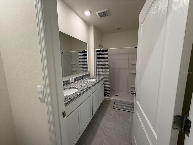 Building Photo - 1511 Ellesmere Ave