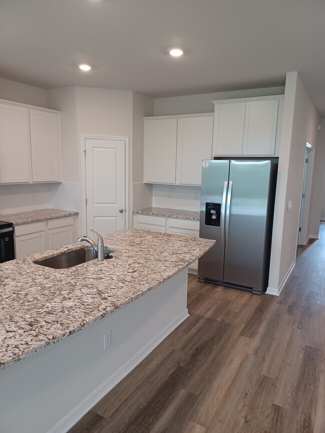 Building Photo - 12067 Kingsley Trl