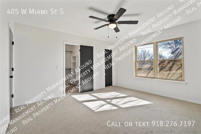 Building Photo - 405 W Miami St