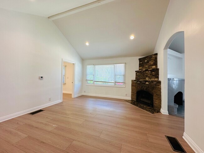 Building Photo - 5148 Otis Ave