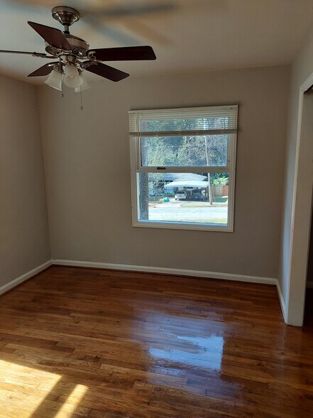 Building Photo - 3178 Pinehill Drive