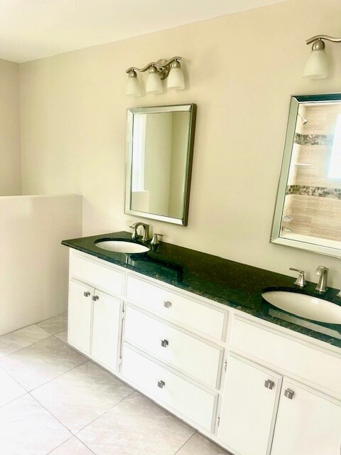 Building Photo - 855 Park Rd