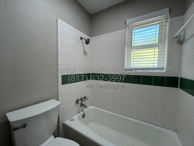 Building Photo - 1516 Oakridge Ct W