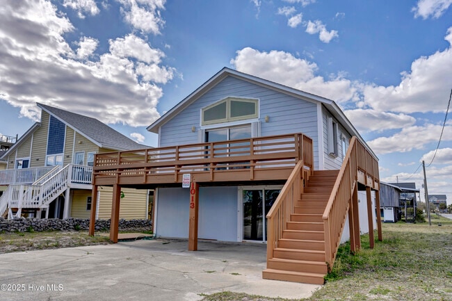 Building Photo - 1013 N Shore Dr