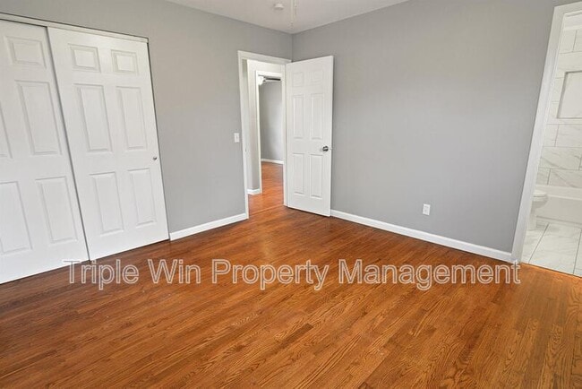 Building Photo - 2041 Northaire Ln