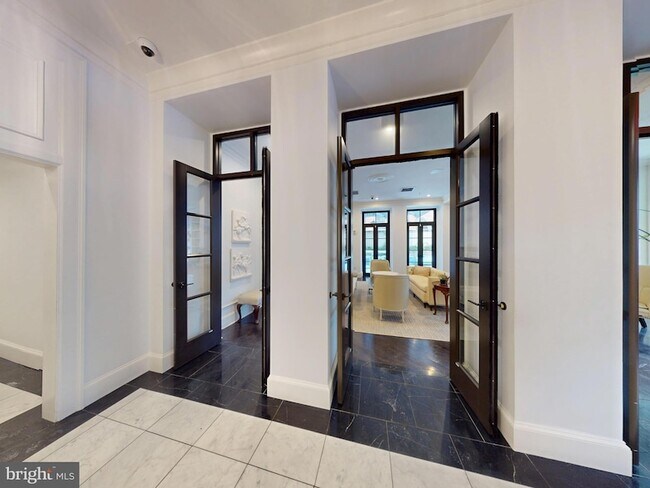 Building Photo - 1011 M St NW