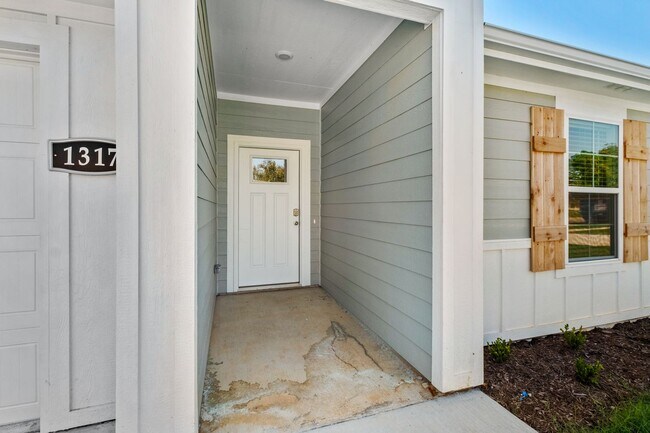 Building Photo - Beautiful, Brand New 4/2 in Gentry!