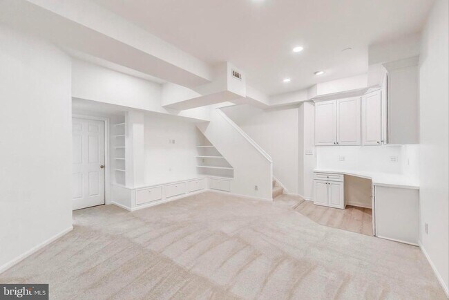 Building Photo - 1325 Chetworth Ct