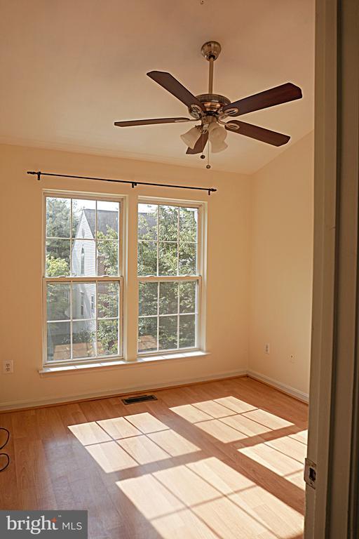 Building Photo - 20601 Duck Pond Pl