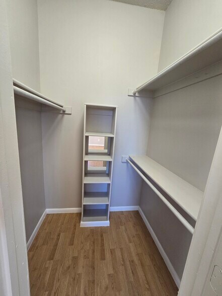 Building Photo - 3701 Cedarplaza Ln